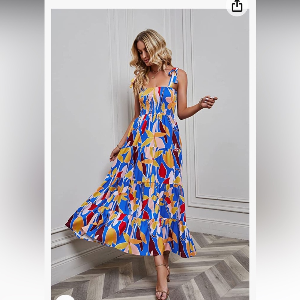 Fun vacation maxi dress! 🌺🌴